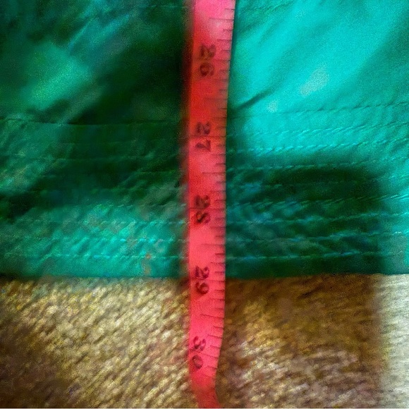 Susan Graver Green Hooded Water Resistant Windbreaker- Size Small - Picture 8 of 8